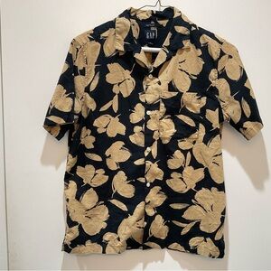 GAP Men's Casual Black and Tan Leaf Print Shirt camp collar floral small